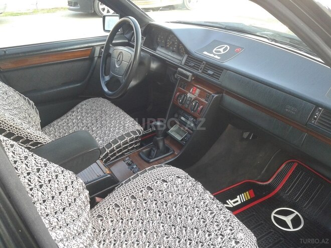 Mercedes E 220 1994, 300,000 km - 2.2 л - Bakı