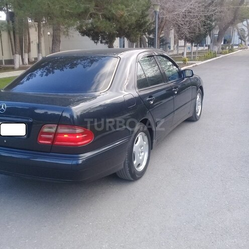 Mercedes E 220 2001, 345,000 km - 2.2 l - Sumqayıt