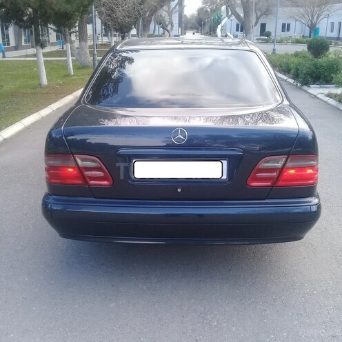 Mercedes E 220 2001, 345,000 km - 2.2 l - Sumqayıt