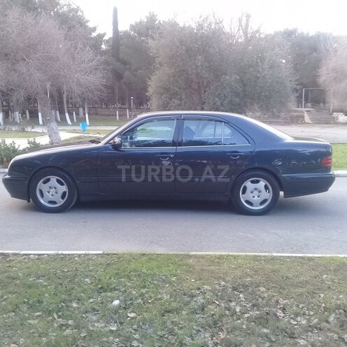 Mercedes E 220 2001, 345,000 km - 2.2 l - Sumqayıt