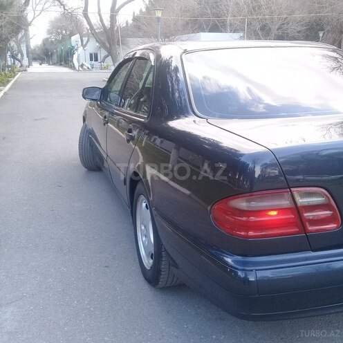 Mercedes E 220 2001, 345,000 km - 2.2 l - Sumqayıt