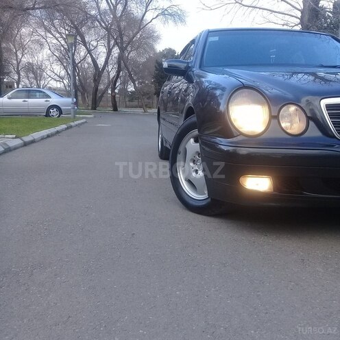 Mercedes E 220 2001, 345,000 km - 2.2 l - Sumqayıt
