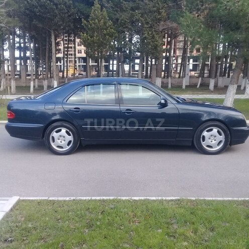 Mercedes E 220 2001, 345,000 km - 2.2 l - Sumqayıt