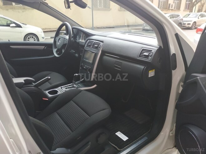 Mercedes B 180 2010, 72,000 km - 1.7 л - Bakı