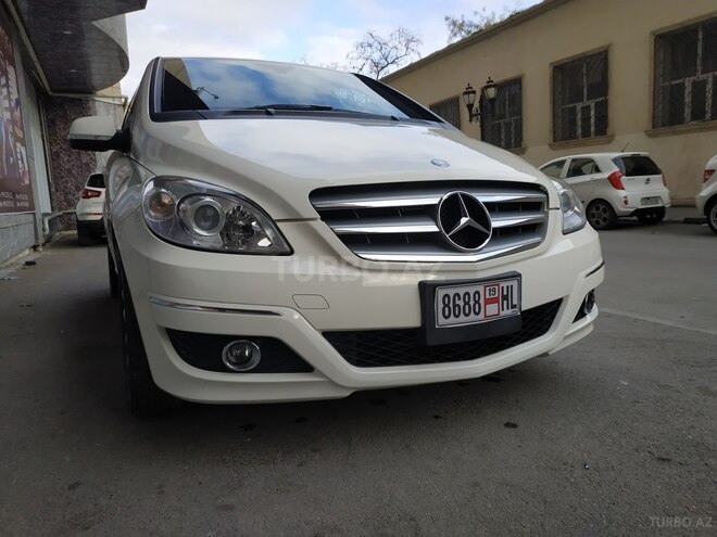 Mercedes B 180 2010, 72,000 km - 1.7 л - Bakı