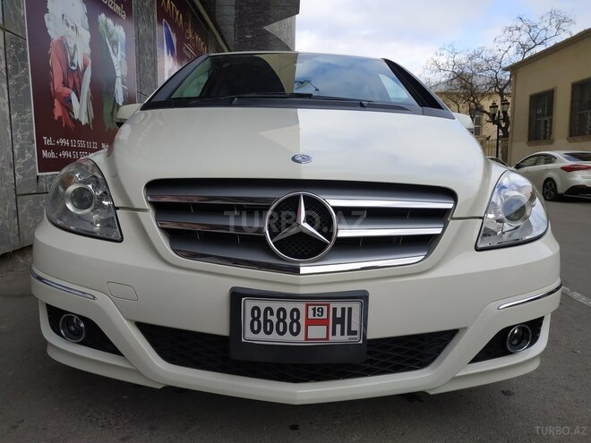 Mercedes B 180 2010, 72,000 km - 1.7 л - Bakı