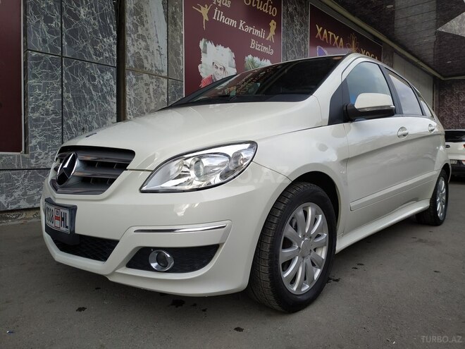 Mercedes B 180 2010, 72,000 km - 1.7 л - Bakı