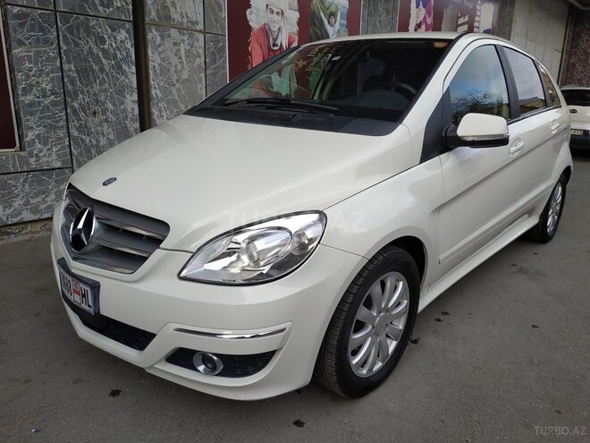 Mercedes B 180 2010, 72,000 km - 1.7 л - Bakı