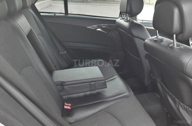 Mercedes E 220 2006, 207,000 km - 2.2 l - Salyan