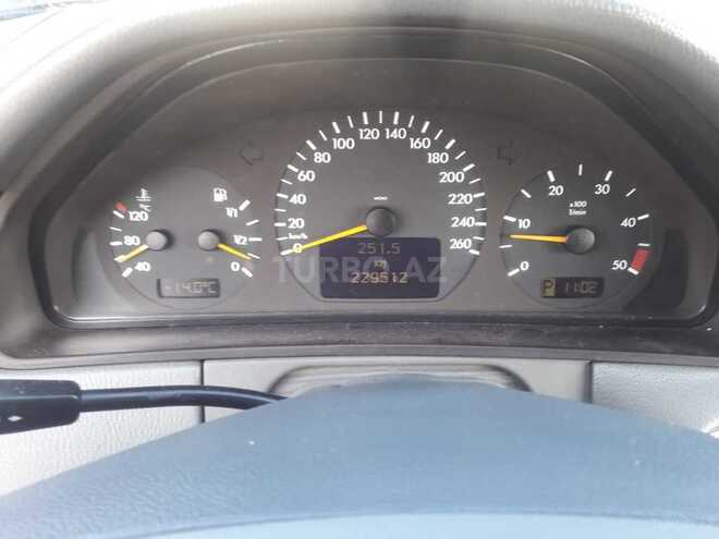 Mercedes E 320 2000, 229,000 km - 3.2 l - Bakı