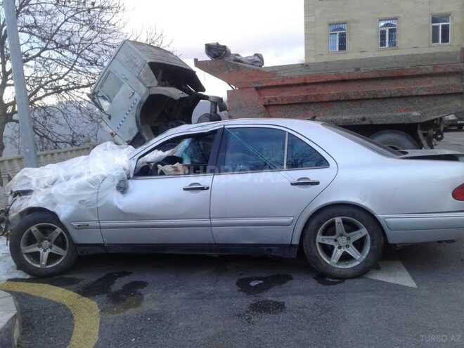 Mercedes E 230 1997, 258,000 km - 2.3 l - Daşkəsən