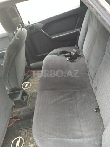 Opel Vectra 1995, 285,000 km - 1.8 l - Bakı