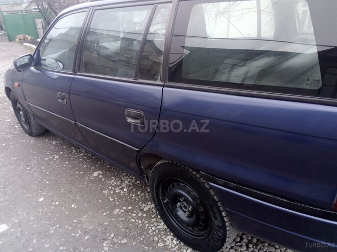Opel Astra 1997, 200,000 km - 1.6 л - Qusar