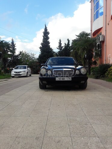 Mercedes E 200 1998, 299,200 km - 2.0 l - Masallı