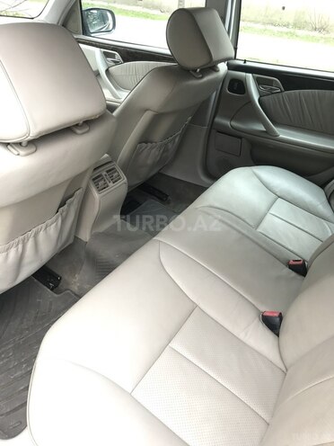 Mercedes E 240 2002, 224,000 km - 2.6 l - Bakı