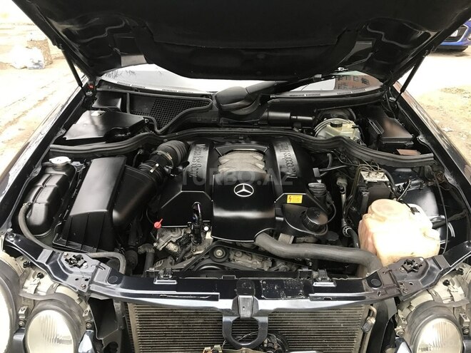 Mercedes E 240 2002, 224,000 km - 2.6 l - Bakı