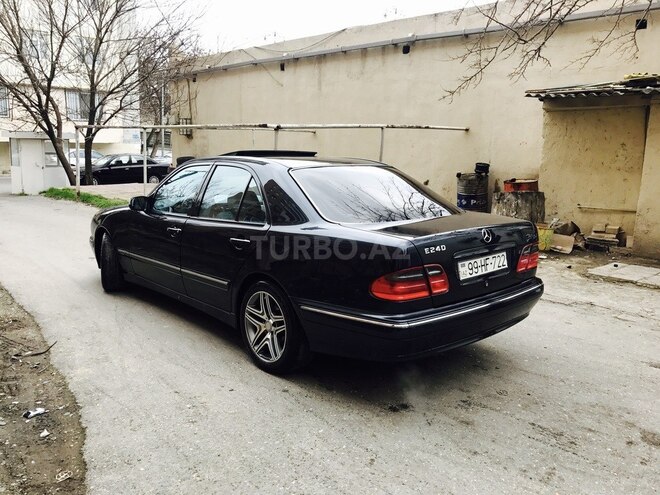 Mercedes E 240 2002, 224,000 km - 2.6 l - Bakı