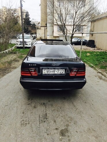 Mercedes E 240 2002, 224,000 km - 2.6 l - Bakı