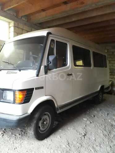 Mercedes 208 D 1991, 170,000 km - 0.2 l - Masallı