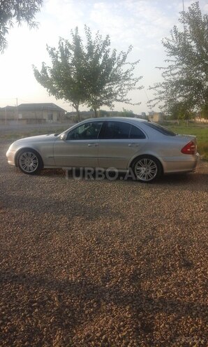 Mercedes E 320 2002, 282,000 km - 3.2 l - Salyan