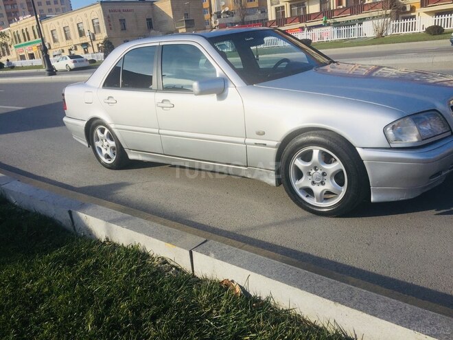 Mercedes C 220 1999, 350,000 km - 2.2 l - Bakı