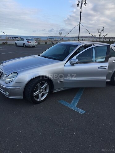 Mercedes E 270 2002, 302,000 km - 2.7 l - Sumqayıt