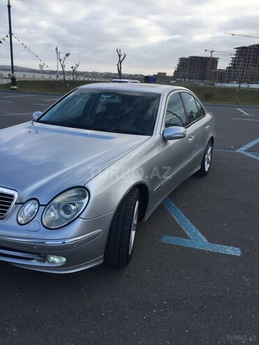 Mercedes E 270 2002, 302,000 km - 2.7 l - Sumqayıt