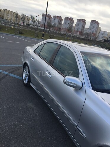 Mercedes E 270 2002, 302,000 km - 2.7 l - Sumqayıt