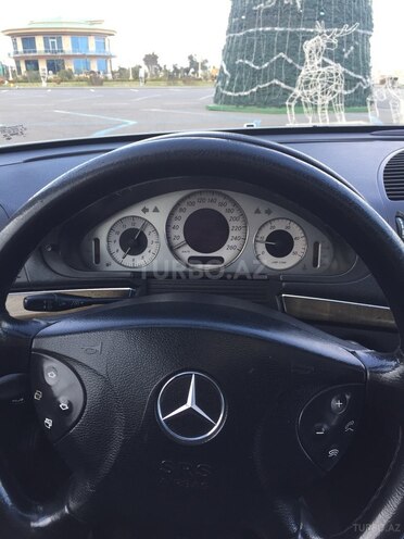 Mercedes E 270 2002, 302,000 km - 2.7 l - Sumqayıt