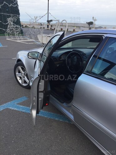 Mercedes E 270 2002, 302,000 km - 2.7 l - Sumqayıt