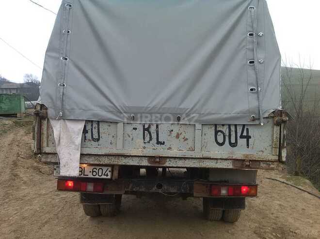 GAZ 3302-744 2002, 50,000 km - 2.3 л - Lerik