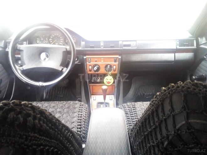 Mercedes E 260 1990, 314,000 km - 2.6 л - Bakı