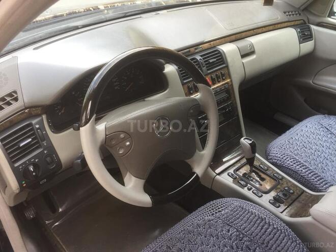 Mercedes E 240 2000, 272,000 km - 2.4 л - Sumqayıt