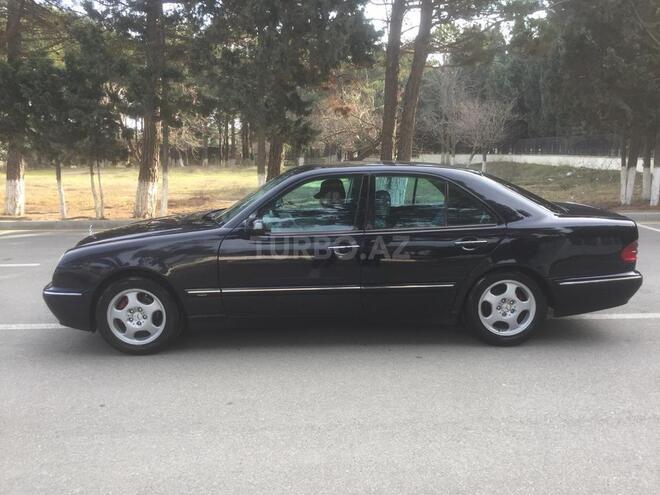 Mercedes E 240 2000, 272,000 km - 2.4 л - Sumqayıt