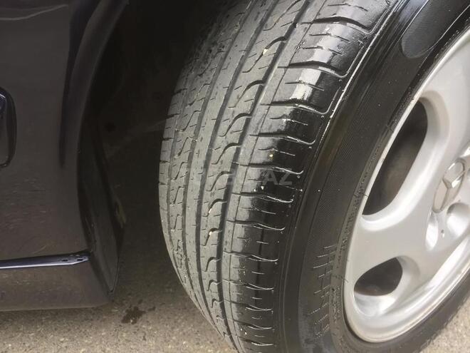 Mercedes E 240 2000, 272,000 km - 2.4 л - Sumqayıt
