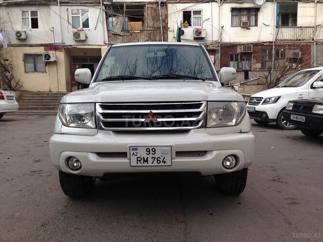 Mitsubishi Pajero io 2004, 186,492 km - 2.0 l - Bakı