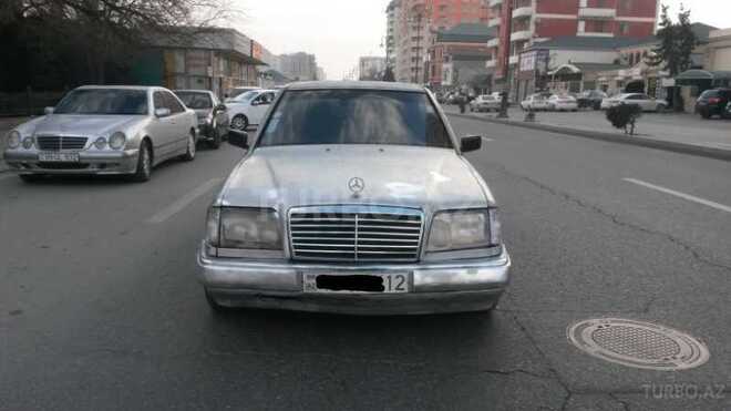 Mercedes E 250 1994, 233,000 km - 2.5 l - Bakı