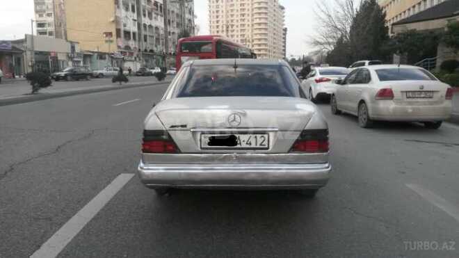 Mercedes E 250 1994, 233,000 km - 2.5 l - Bakı