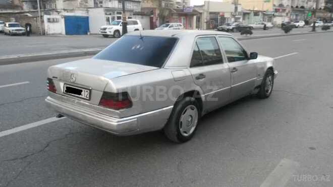 Mercedes E 250 1994, 233,000 km - 2.5 l - Bakı