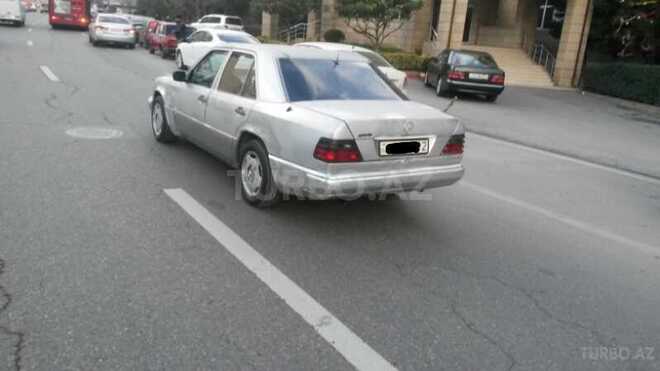 Mercedes E 250 1994, 233,000 km - 2.5 l - Bakı