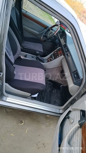 Mercedes E 250 1991, 359,999 km - 2.5 л - Salyan