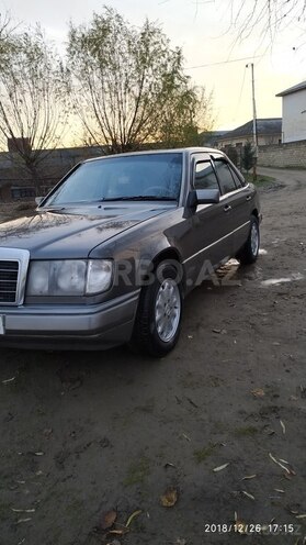 Mercedes E 250 1991, 359,999 km - 2.5 л - Salyan