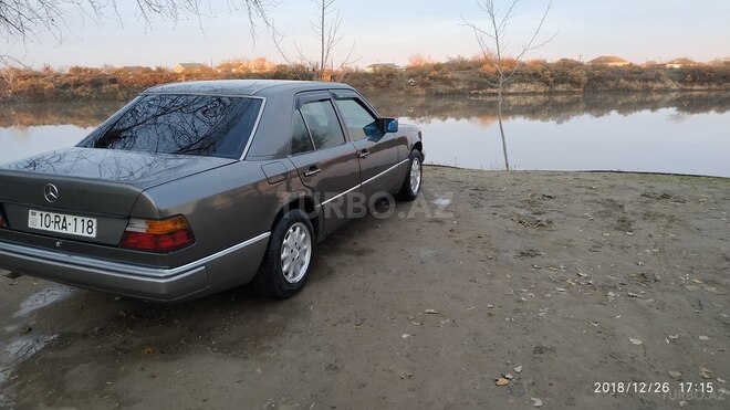 Mercedes E 250 1991, 359,999 km - 2.5 л - Salyan
