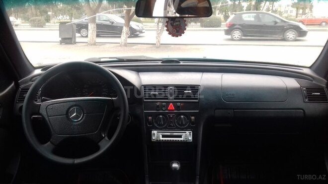 Mercedes C 220 1999, 252,559 km - 2.2 l - Sumqayıt