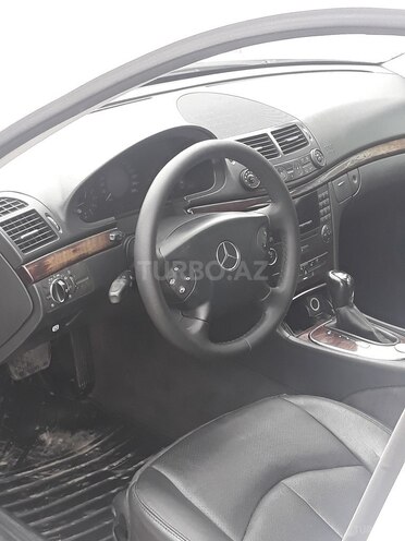 Mercedes E 220 2005, 256,000 km - 2.2 l - Bakı