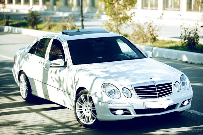 Mercedes E 350 2006, 93,000 km - 3.5 l - Yevlax