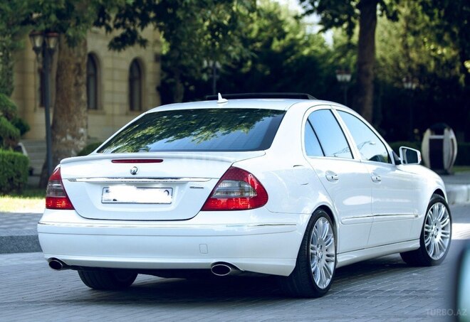 Mercedes E 350 2006, 93,000 km - 3.5 l - Yevlax