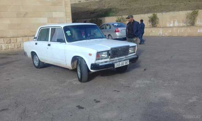 LADA (VAZ) 2107 2006, 195,000 km - 1.6 л - Yardımlı