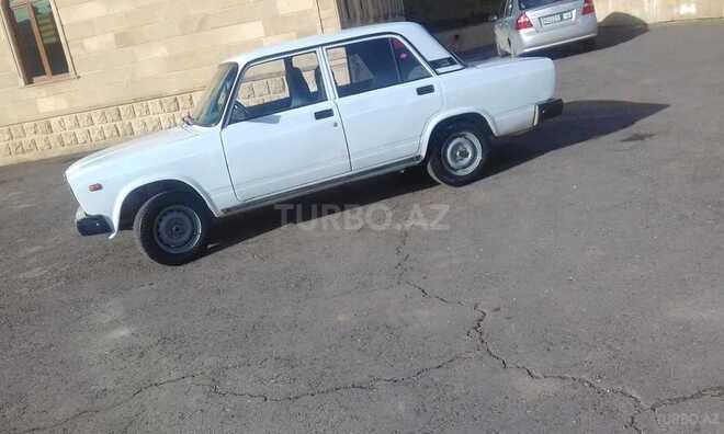 LADA (VAZ) 2107 2006, 195,000 km - 1.6 л - Yardımlı