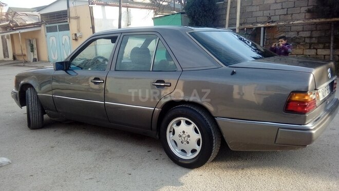 Mercedes E 200 1991, 534,000 km - 2.0 l - Bakı